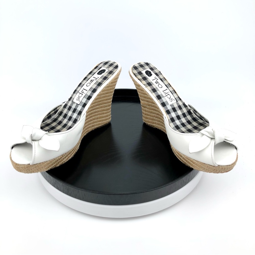 Two Lips Women’s Size 7.5 Breezy Wedge Sandal White